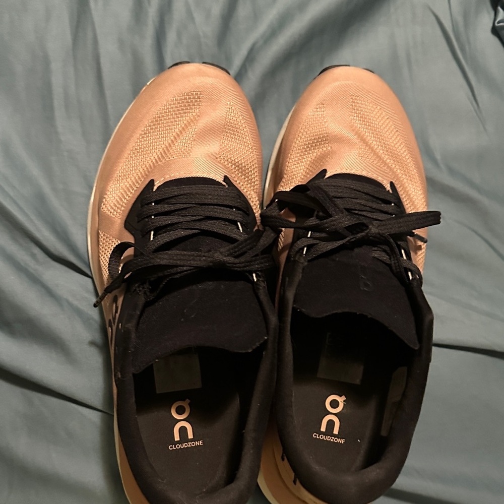 On Running women’s Tan and Black Athletic Shoes